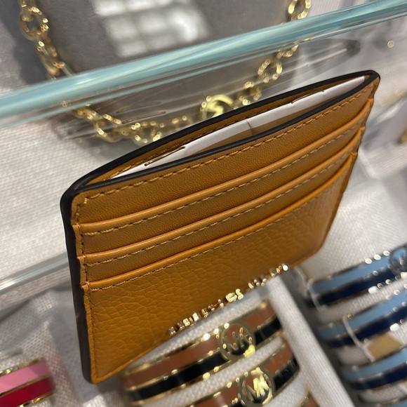 MICHAEL KORS
Large Pebbled Leather Card Holder Case
Cider
NWT - Picture 10 of 16
